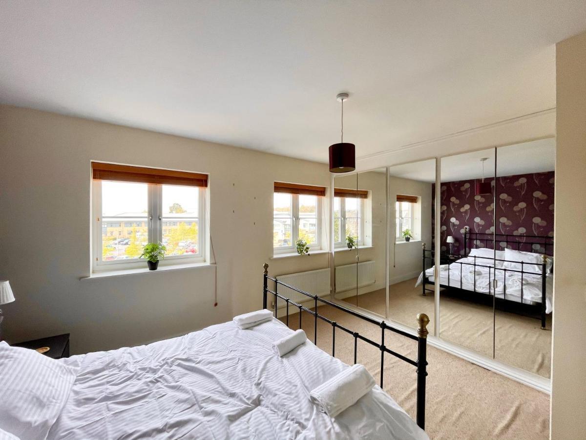 Manor House - Cosy Guesthouse Beside Farnham Hospital Екстер'єр фото